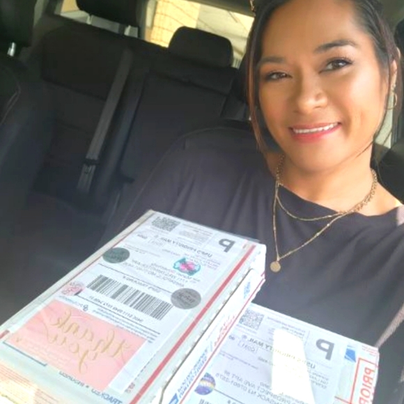 SHIPPING LABEL 📦💌📨📬 Please Purchase Label when needing extra boxes over 5lb - Picture 5 of 6